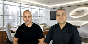קורס תיווך עם שלומי עמר וחופי כחלון - שלומי עמר וחופי כחלון